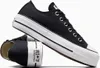 A pair of black Converse Chuck Taylor All Star Lift Ox platform sneakers are shown against a white background. Anteprima dell’immagine prodotto