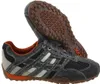 A pair of Geox sneakers shown from a slightly elevated angle, with one shoe lying flat and the other angled upwards to reveal its sole. Produktbild-Vorschau