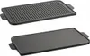 Two cast iron grill pans, one with grill marks and one flat, are shown against a white background. Anteprima dell’immagine prodotto