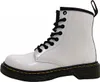 Stivali da bambina Dr Martens Delaney in vernice bianca, Anteprima dell’immagine prodotto 1