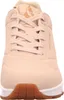 A close-up front view of a beige Skechers sneaker. Anteprima dell’immagine prodotto