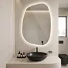Specchio da bagno LED – 55,1×38,2 cm – design irregolare Anteprima dell’immagine prodotto 2