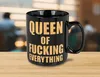 Veľký hrnček Queen - Queen of Fucking Everything 850 ml Náhľad obrázku produktu 3