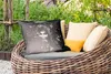 MuchoWow® Outdoor Kissen - Frau - Schwarz - Weiß - Luxus - Produktbild-Vorschau 3