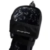 Close-up view of the inside of a hockey elbow pad. Anteprima dell’immagine prodotto