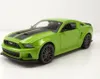 Maisto Ford Mustang Street Racer 2014 1:24 mattgrün Produktbild-Vorschau 1