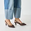 Escarpins en cuir à Talon Voir les images du produit 13