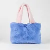 Borsa shopping Lilo & Stitch in peluche da 31 cm Anteprima dell’immagine prodotto 2