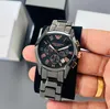 A hand holding a watch. Produktbild-Vorschau