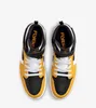 A top-down view of a pair of yellow, black, and white Air Jordan 1 Hi Flyease sneakers. Náhled obrázku produktu