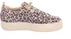 A side view of a single leopard print sneaker on a white background. Voir les images du produit