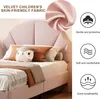 Lit enfant UnboxG 90 x 190 cm en velours rose rembourré – Voir les images du produit 4