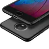 A black phone case is shown from a diagonal angle, with the phone inside it. Produktbild-Vorschau