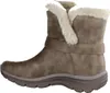 A side view of a single taupe-beige Skechers women's boot with cream-colored faux fur trim. Voir les images du produit