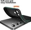 A black phone case is shown being placed onto a smartphone. Produktbild-Vorschau