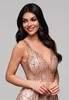 Ombre Abendkleid mit Glitzer-Stickereien und tiefem Produktbild-Vorschau 2