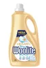 A bottle of Woolite Whites laundry detergent. Podgląd zdjęcia produktu
