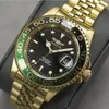 A close-up shot of a gold Invicta Pro Diver watch with a black dial and green bezel. Náhled obrázku produktu