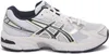 A side view of a white and black athletic shoe. Produktbild-Vorschau