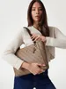 Guess Shopper Noelle Noel Tote Logo 37 x 10 x 26 Produktbild-Vorschau 21