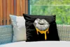 MuchoWow® Outdoor Kissen - Lippen - Geld - Schwarz - Weiß - Produktbild-Vorschau 3