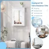 A white medicine cabinet with a mirror is mounted on a textured wall. Below it is a white bench with books and a blanket. To the right are circular images showing different rooms and text indicating suitability for various locations. Anteprima dell’immagine prodotto