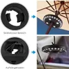 Schwarzes LED-Licht mit verstellbarer Klemme und Aufhängehaken, gezeigt an einer Schirmstange befestigt und im Inneren eines Zeltes hängend Anteprima dell’immagine prodotto