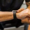 Strap-it Fitbit Versa 3 Silikon Armband Classic (Schwarz) Produktbild-Vorschau 11