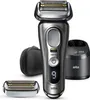 A product shot of a Braun Series 9 Pro electric shaver and its accessories. Produktbild-Vorschau