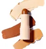 Makeup Revolution - Fond de teint matifiant - Voir les images du produit 4
