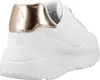 A side view of a white sneaker with rose gold accents. Voir les images du produit