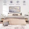 A bedroom scene featuring a bed with nightstands and decorative elements. Anteprima dell’immagine prodotto