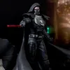 A statue of Darth Malgus from Star Wars: The Old Republic, holding a red lightsaber. Voir les images du produit