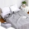 Kühlende Bettdecke (Queen-Size) absorbiert Körperwärme und Produktbild-Vorschau 3