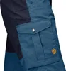 A close-up view of a pair of shorts, focusing on a cargo pocket. Produktbild-Vorschau