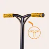 Close-up of a scooter's handlebars with yellow grips and a diagram showing the handlebar shape. Anteprima dell’immagine prodotto