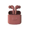 A pair of rose-colored wireless earbuds are shown in their charging case. Anteprima dell’immagine prodotto