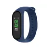 A blue fitness tracker with a black screen displaying the time and date. Produktbild-Vorschau