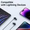 Earbuds are shown next to Apple devices, indicating compatibility. Voir les images du produit