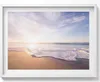 Ruhige Aussicht auf Strand und Meer– Wandbild mit Rahmen – Produktbild-Vorschau 1
