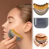 A woman is applying makeup with a contour brush, and there are separate images of the brush and its cover. Anteprima dell’immagine prodotto