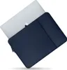 A laptop and its protective sleeve are shown diagonally on a white background. Anteprima dell’immagine prodotto