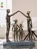 Casablanca by Gilde Skulptur Familie schützende Hände Produktbild-Vorschau 2