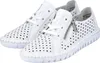 A pair of white women's sneakers shown from a diagonal angle against a white background. Voir les images du produit