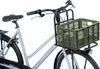 A close-up of a bicycle with a green crate attached to the front. Voir les images du produit
