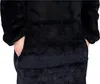 Kuschelige Hoodie Decke mit Ärmeln - Vielseitiger Produktbild-Vorschau 2
