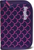 A close-up view of a purple pencil case with a pink scale pattern and the brand name 'ergobag' printed in white. Produktbild-Vorschau