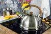Bouilloire à sifflet en acier inoxydable – 3,0 litres Voir les images du produit 3