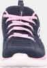 A close-up front view of a navy blue and pink Skechers sneaker. Voir les images du produit