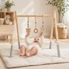 Holz-Spielbogen für Babys – 62 × 57 cm – mit 3 liebevoll Produktbild-Vorschau 2